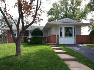 1016 S Hoga Rd, Sterling, VA 20164