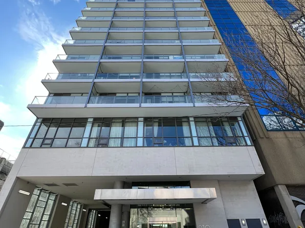 210 Simcoe St, Toronto, ON
