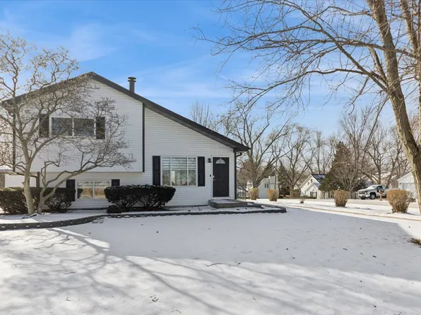 27W585 Galusha Ave, Warrenville, IL 60555