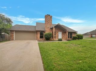 1648 W Pleasant Dr, Midlothian, TX 76065