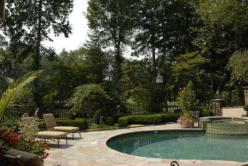 3rd image of 7010 Carlisle Ln