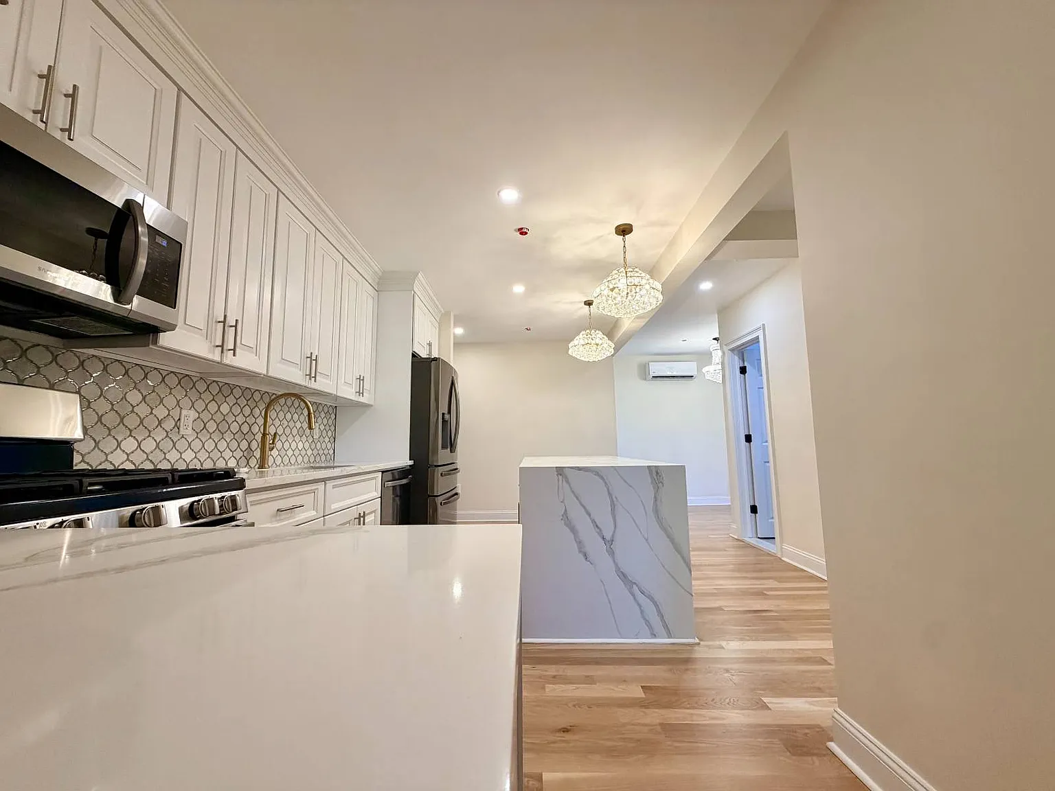 3 bed, 2.0 bath, $6,500 — Photo 2