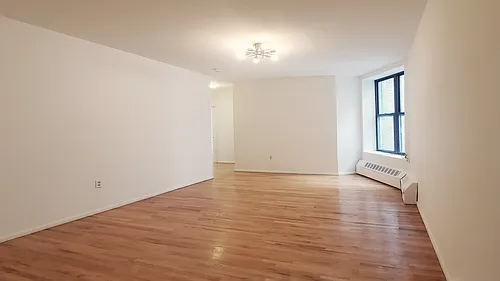 306 W 51st St #3D Photo 1
