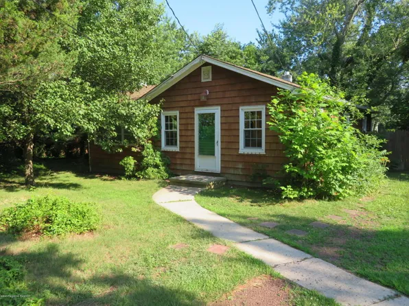 110 Hill Top Dr, Brick, NJ 08724