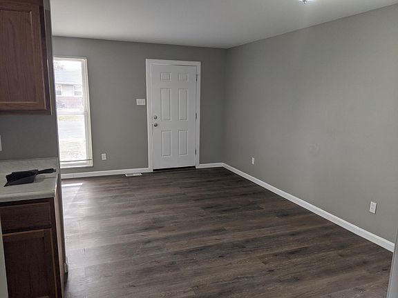 2nd image of 9423 Stansberry Ave