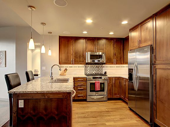 3rd image of 10610 NE 9th Pl Unit 506