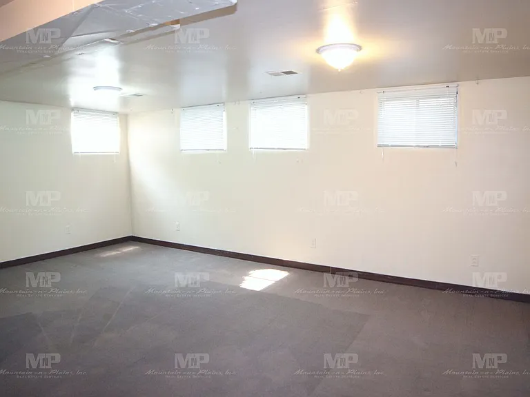 1 bed, 1.0 bath, 746 sqft, $1,195 — Photo 2