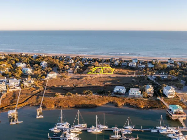 37 9th St W, Folly Beach, SC 29439