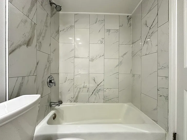 6830 N Sheridan Rd #574 — Photo 19