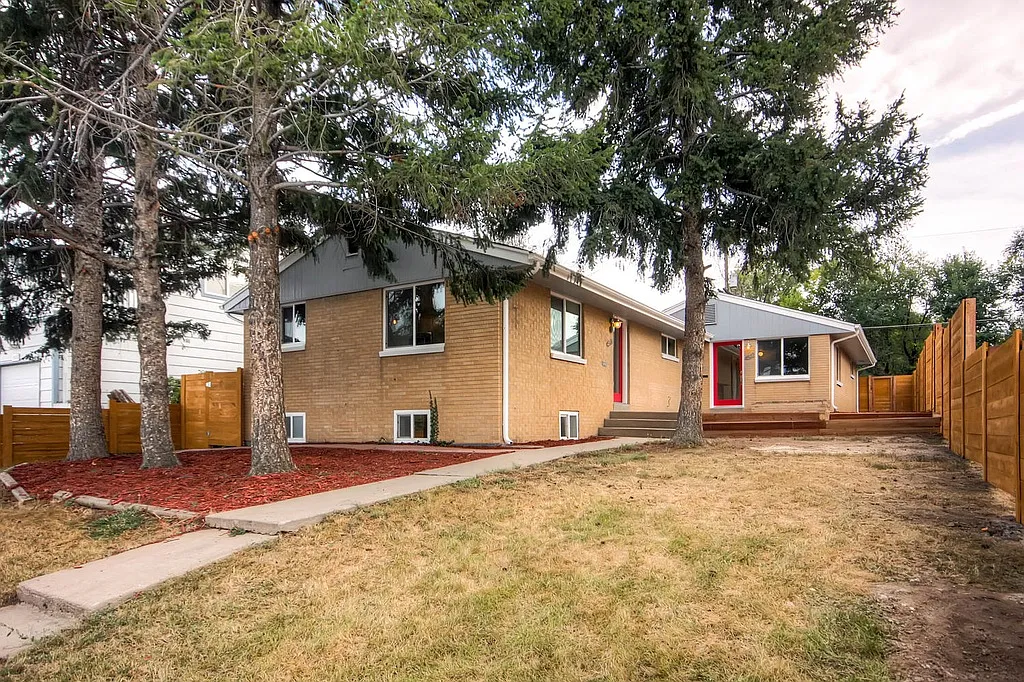 4 bed, 1628 sqft, $3,395 — Photo 2