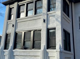 1226 W Sherwin Ave, Chicago, IL 60626