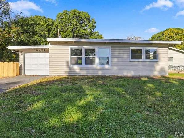 8454 Engler Ave, Saint Louis, MO 63114