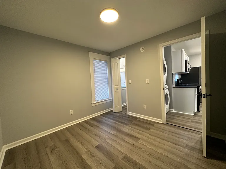 127 Henderson St #2 — Photo 21