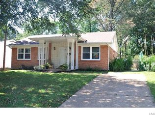 9717 Hale Dr, Saint Louis, MO 63123