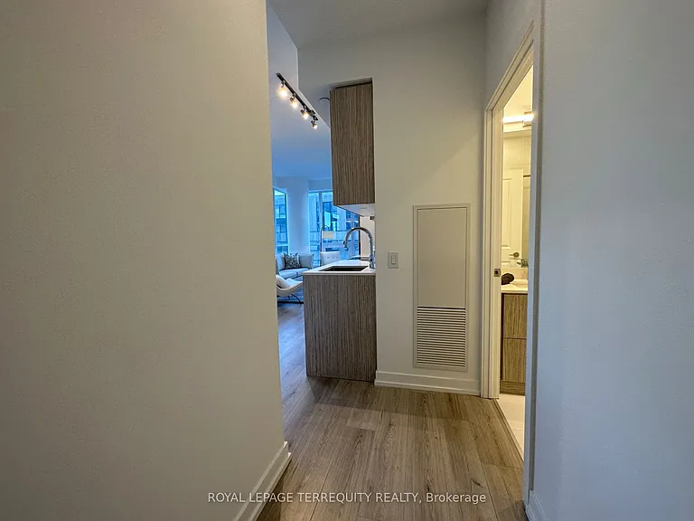395 Bloor St E #1104 — Photo 10