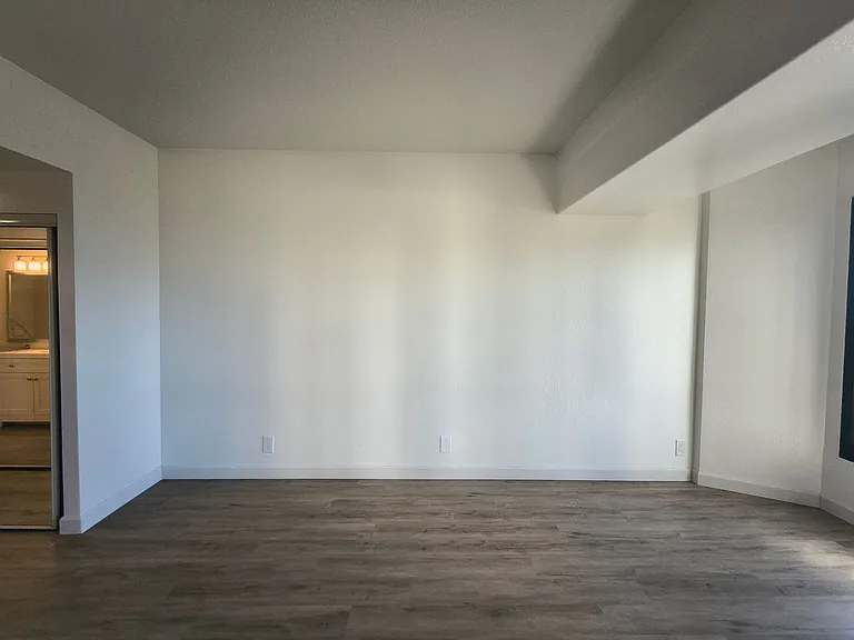 6363 Christie Ave #324 — Photo 28