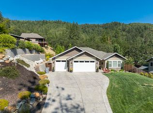 119 NE Vertical Dr, Grants Pass, OR 97526