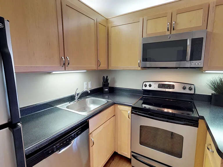 The Howard - Kitchen
