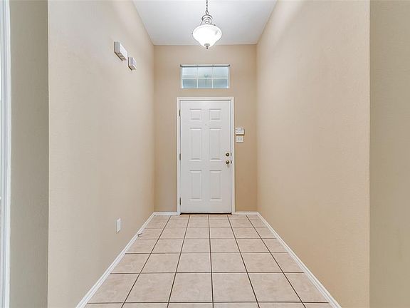 3rd image of 3219 Guadaloupe