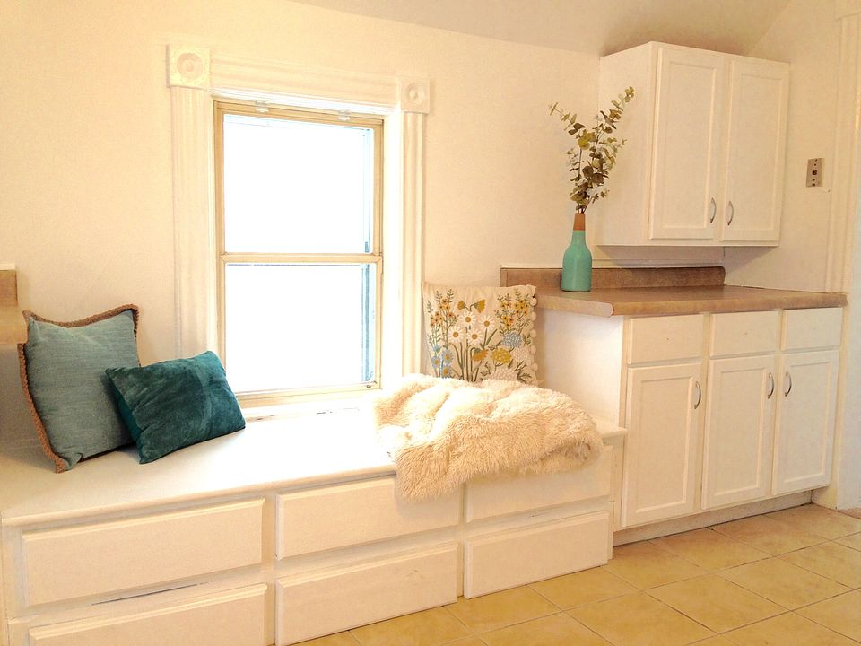 Charming window seat in kitchen