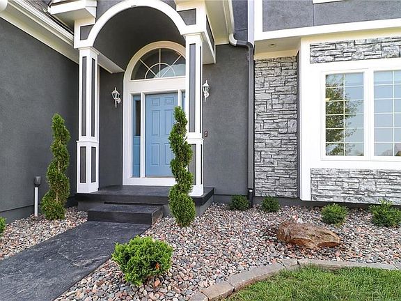2nd image of 241 SE Coyle Dr