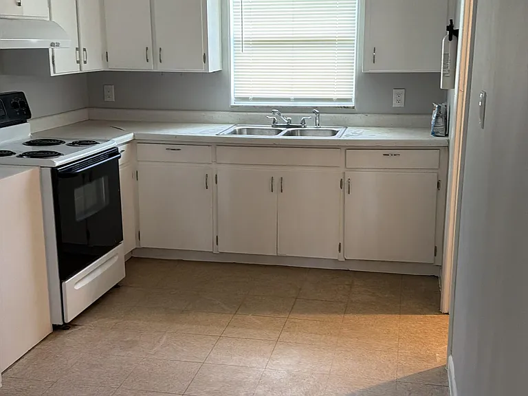 802 N Anoka Ave #A — Photo 3