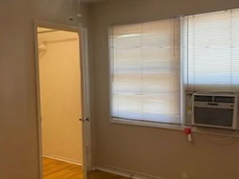 1950 Bunting Dr #1950 — Photo 3