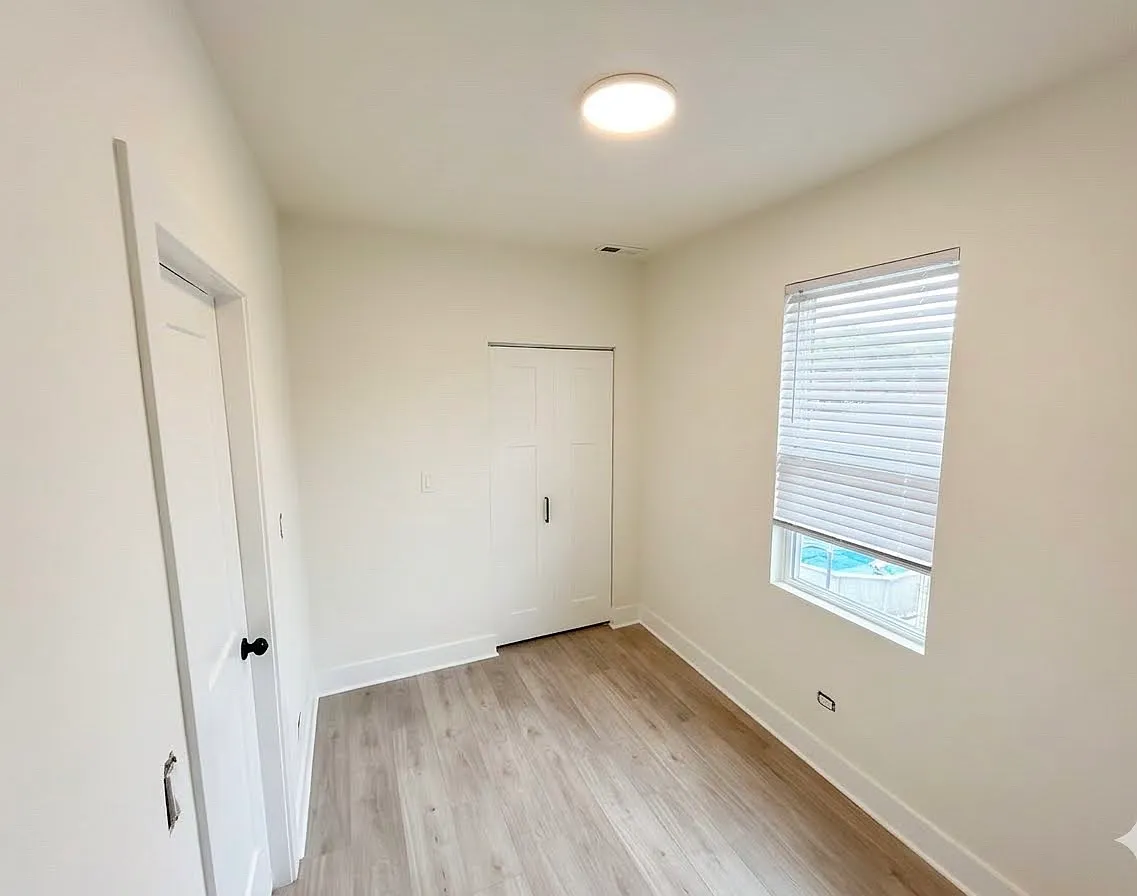 3 bed, 1400 sqft, $2,400 — Photo 4
