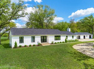 110 N Fleming Rd, Woodstock, IL 60098