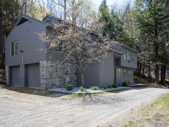 19 Maple Hill Road, Winhall, VT 05340