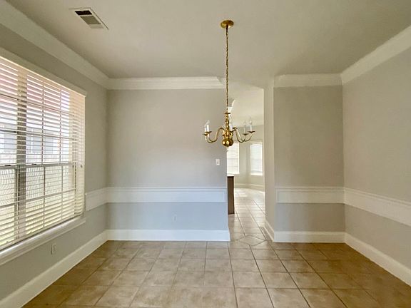 3rd image of 13827 Daehne Dr