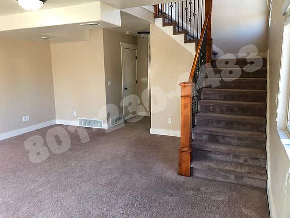 3rd image of 114 S Tamarak Cir