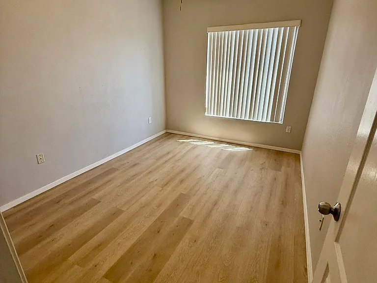 1411 E Orangewood Ave #212 — Photo 8
