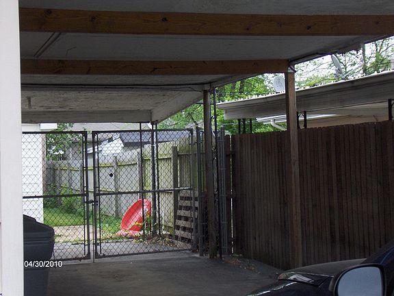 2nd image of 813 Saint Thomas Ln