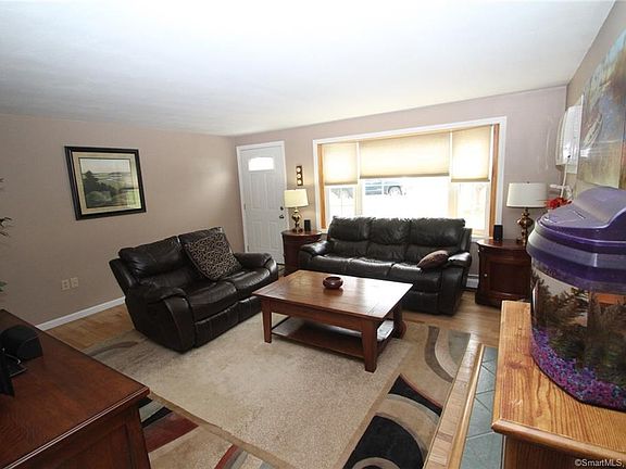 5th image of 62 Willie Cir