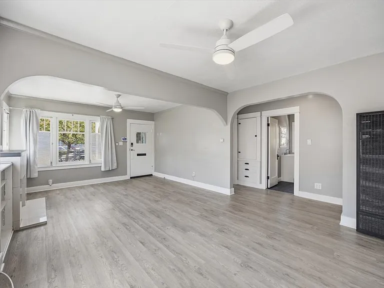 744 Flower Ave — Photo 29