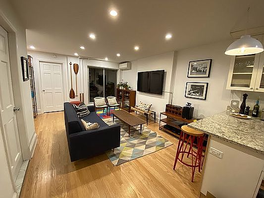 1st image of 821 Carroll St #1