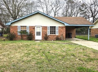 115 Fox Run Dr, Hattiesburg, MS 39402