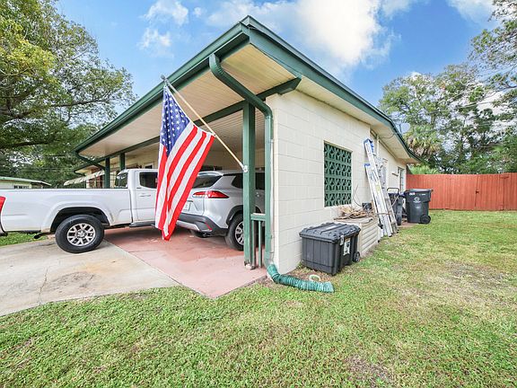 3rd image of 3205 Royal Palm Ct