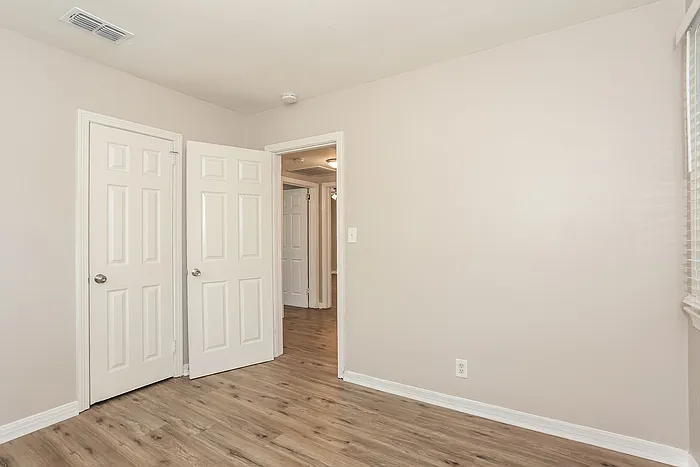 980 McTyre Ct — Photo 11