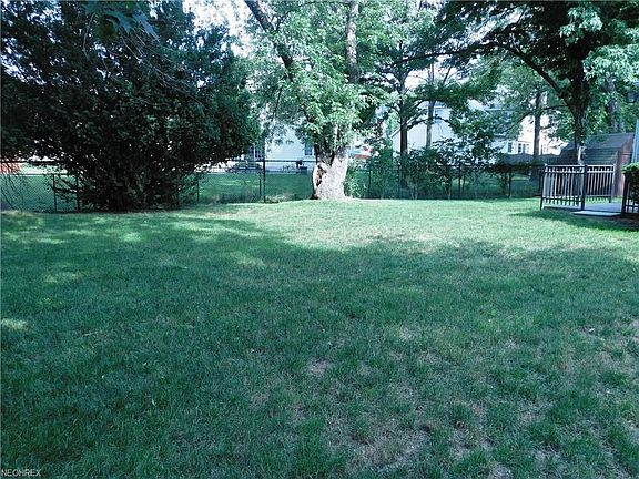 2nd image of 24140 Woodmere Dr