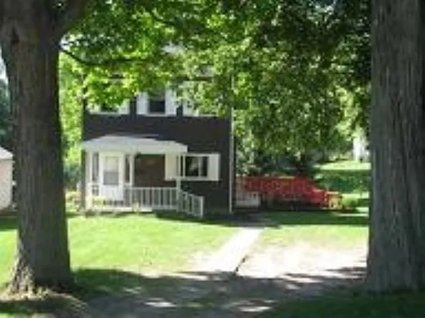 1692 W 3rd St, Dubuque, IA 52001