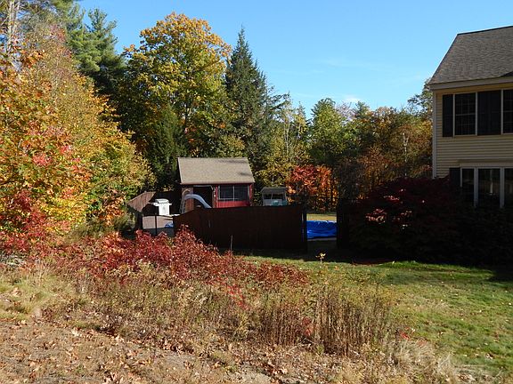 Pool and cabana to side 
