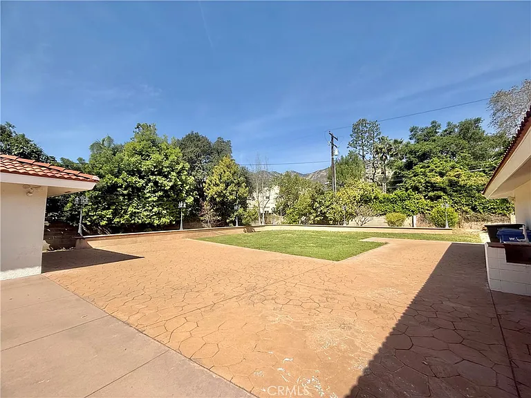 61 E Orange Grove Ave — Photo 60