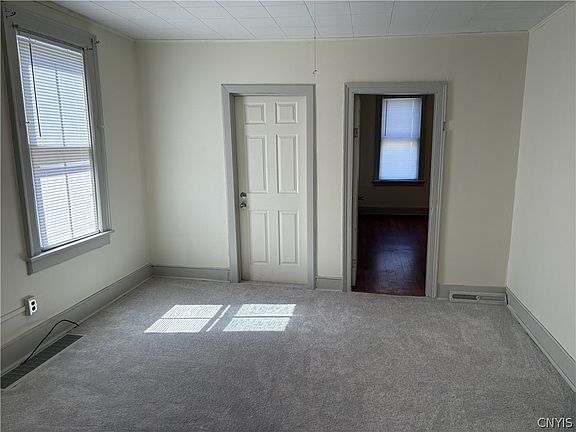 5th image of 1018 Green St