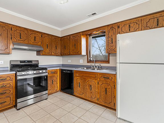 5th image of 15140 Evergreen Dr APT 3D