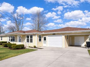 2717 E Washington Rd, Casey, IL 62420