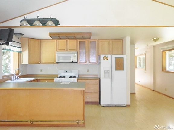 3rd image of 22245 Neat Ave NE