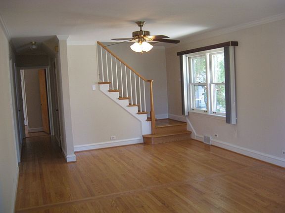 Living/Dining Combo w/ newly fin hardwood