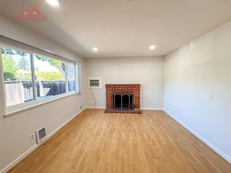 1578 Albatross Dr #1 — Photo 4